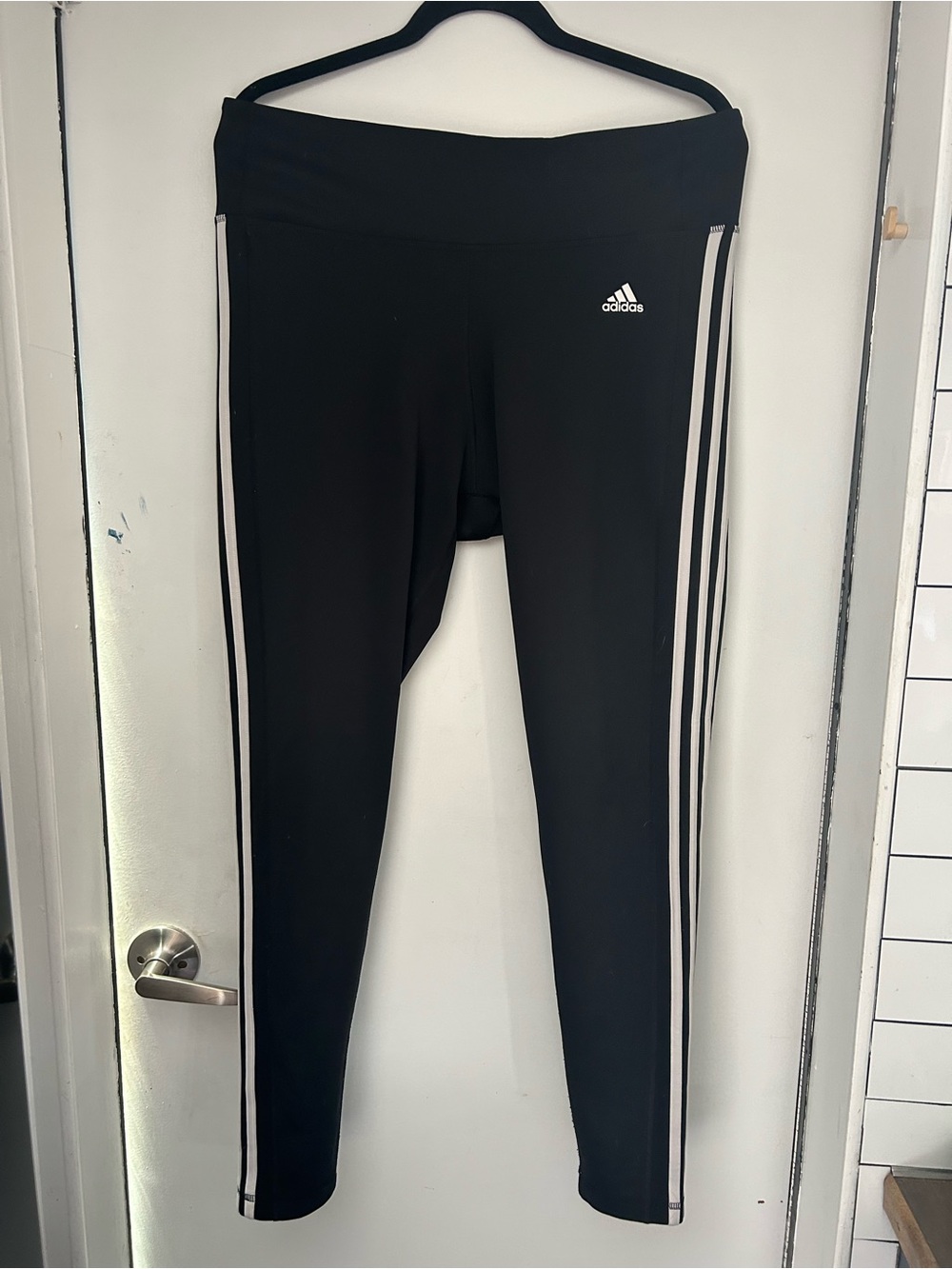 ADIDAS - Essential 3 Stripes Leggings